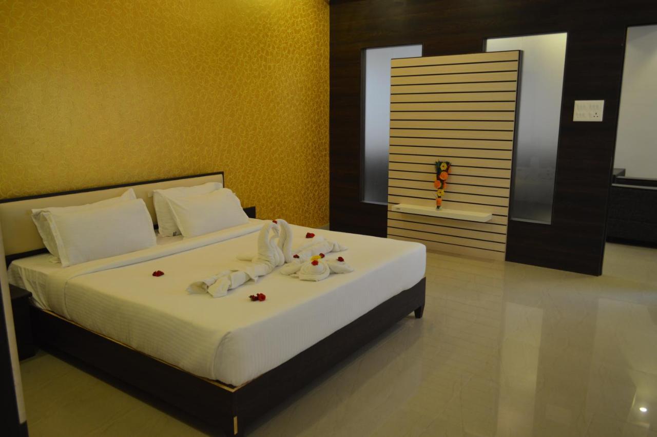 Hotel Ambai Grand Ambasamudram Экстерьер фото