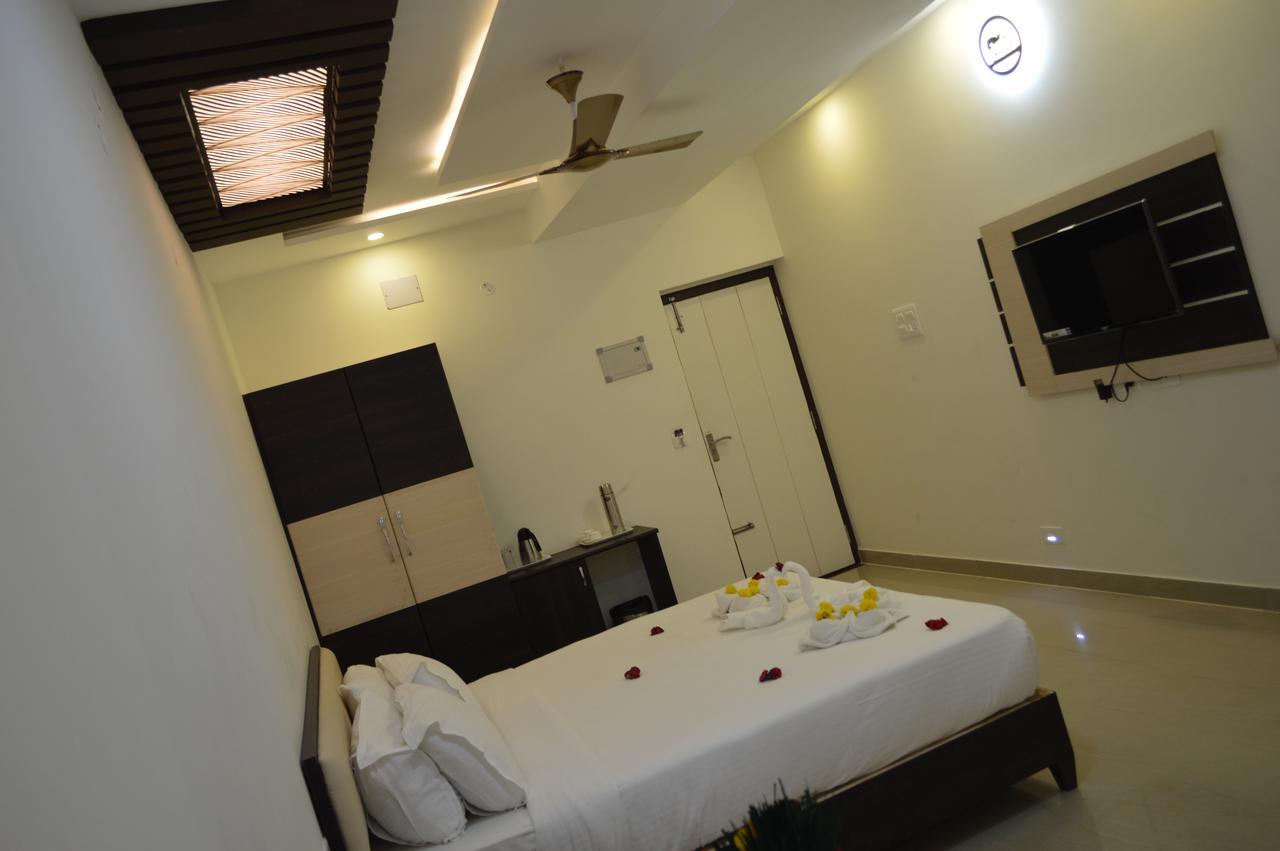 Hotel Ambai Grand Ambasamudram Экстерьер фото