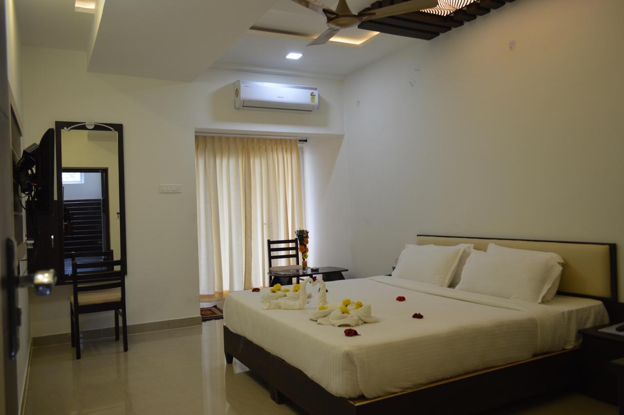 Hotel Ambai Grand Ambasamudram Экстерьер фото