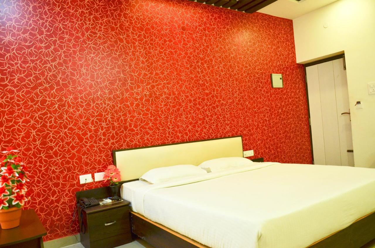 Hotel Ambai Grand Ambasamudram Экстерьер фото