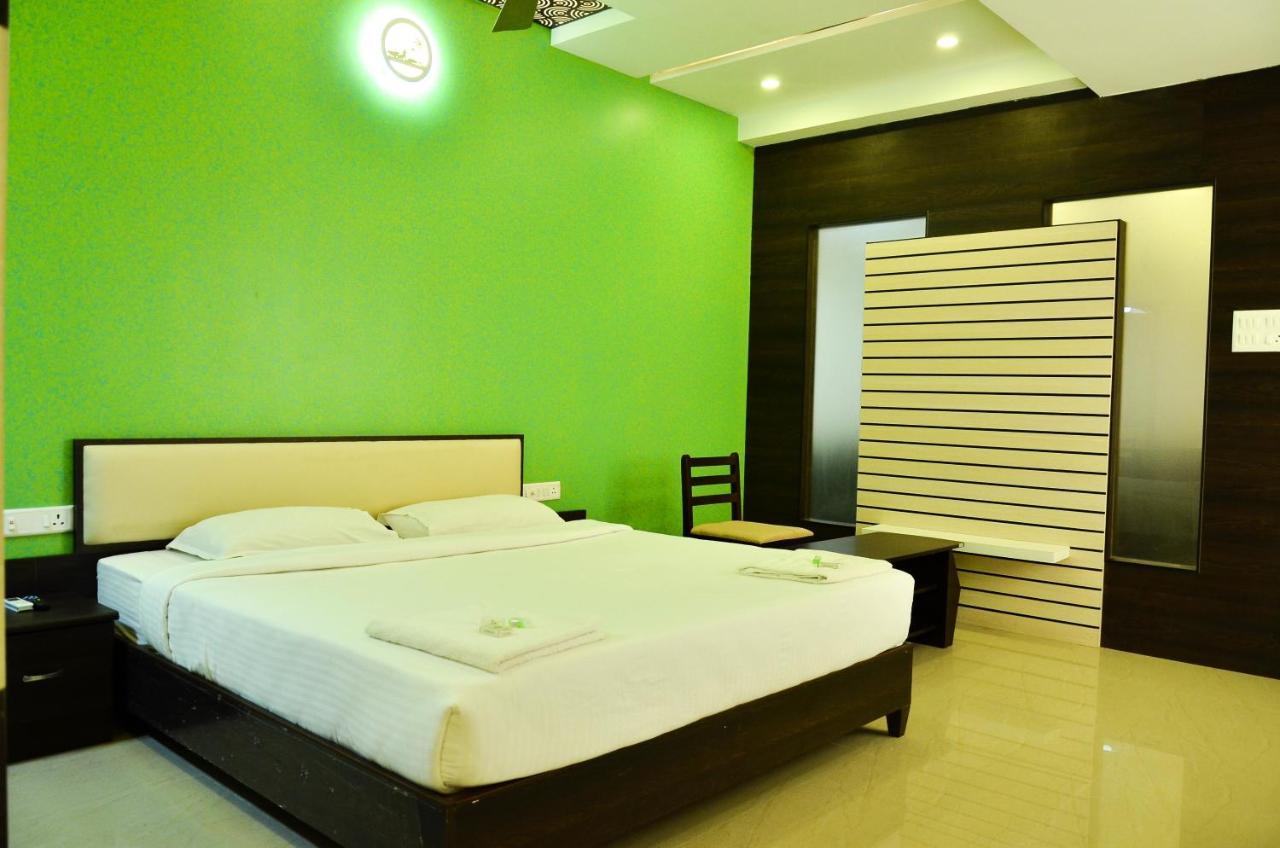 Hotel Ambai Grand Ambasamudram Экстерьер фото