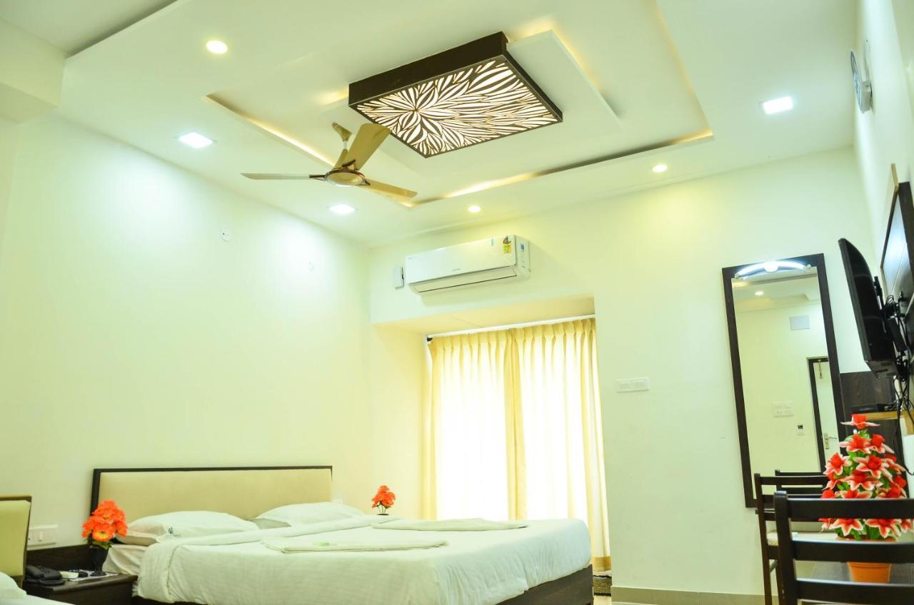 Hotel Ambai Grand Ambasamudram Экстерьер фото