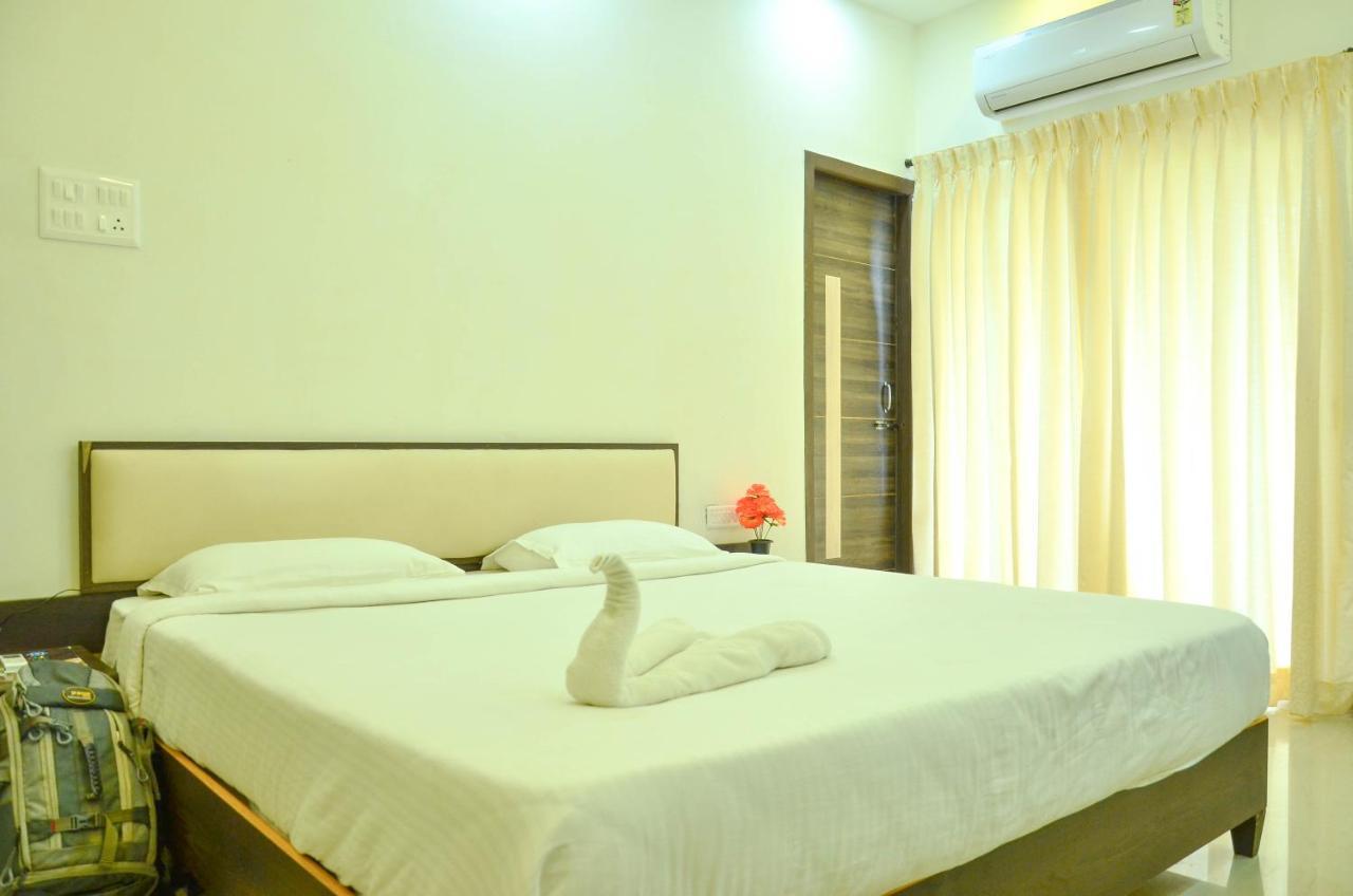 Hotel Ambai Grand Ambasamudram Экстерьер фото