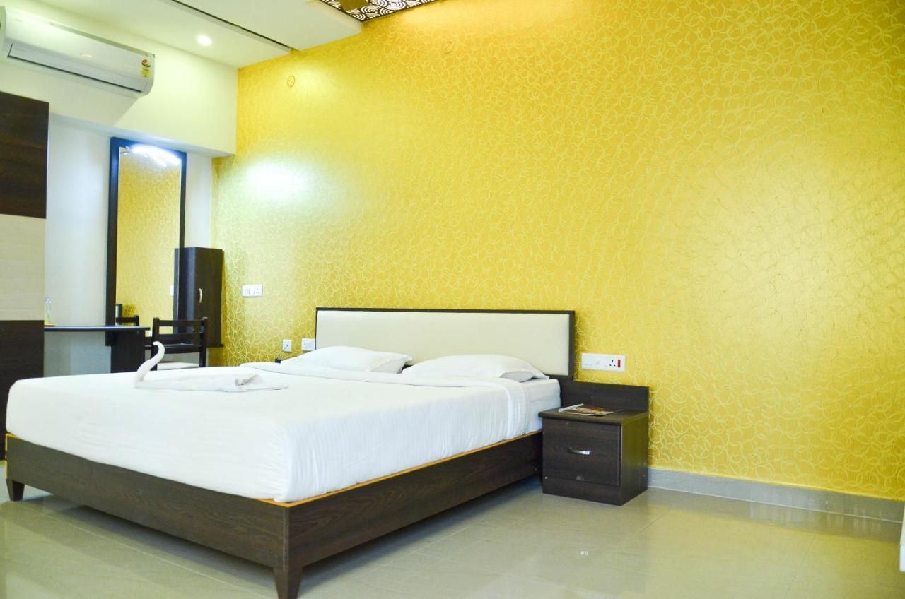 Hotel Ambai Grand Ambasamudram Экстерьер фото