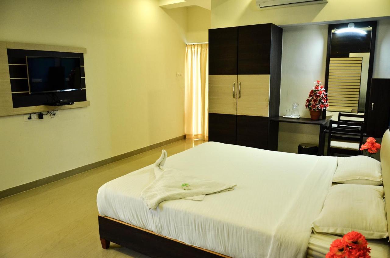 Hotel Ambai Grand Ambasamudram Экстерьер фото