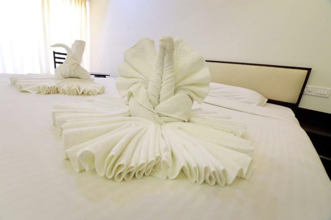 Hotel Ambai Grand Ambasamudram Экстерьер фото
