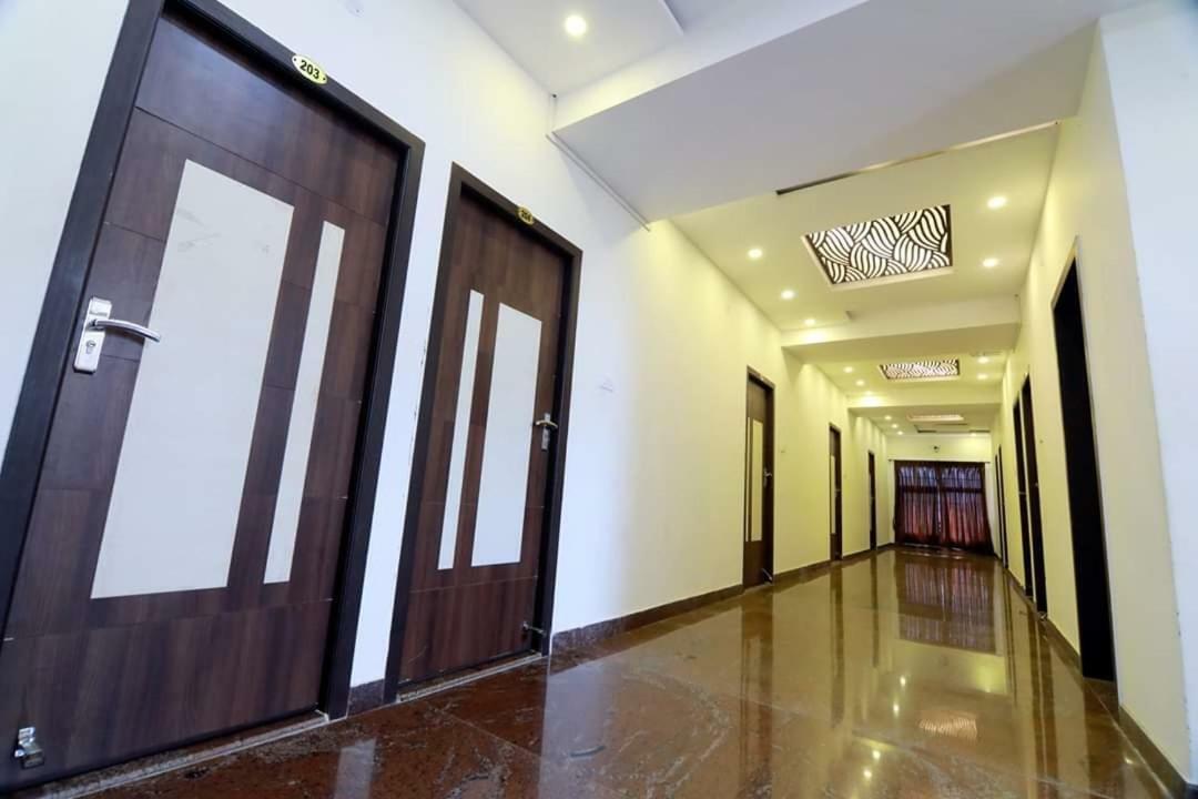 Hotel Ambai Grand Ambasamudram Экстерьер фото
