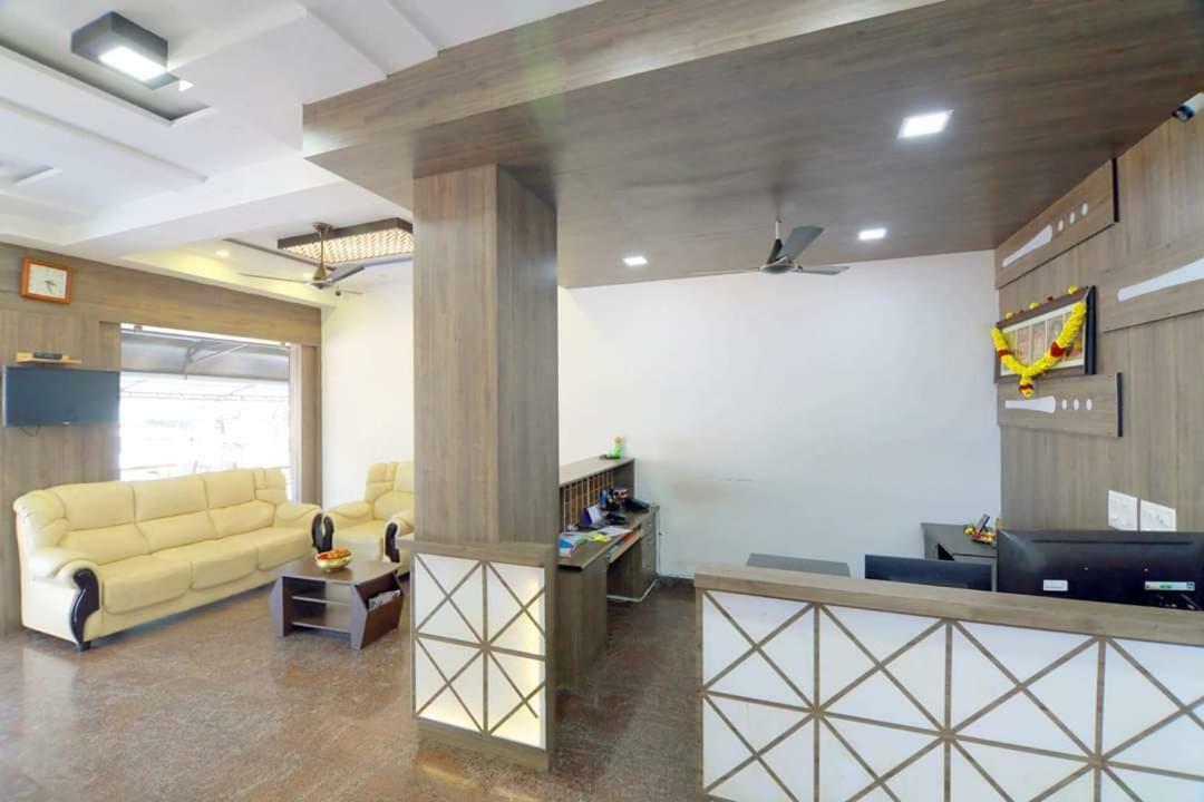 Hotel Ambai Grand Ambasamudram Экстерьер фото