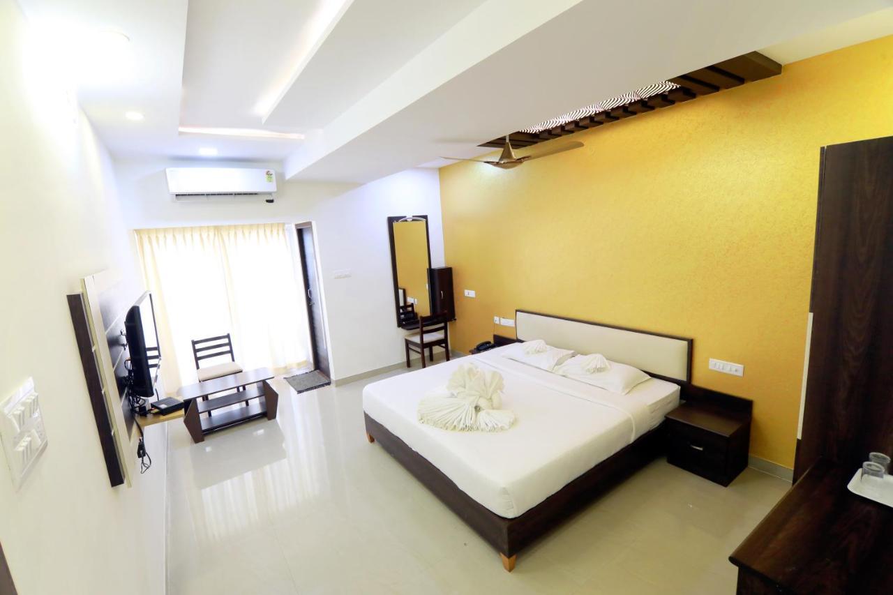 Hotel Ambai Grand Ambasamudram Экстерьер фото