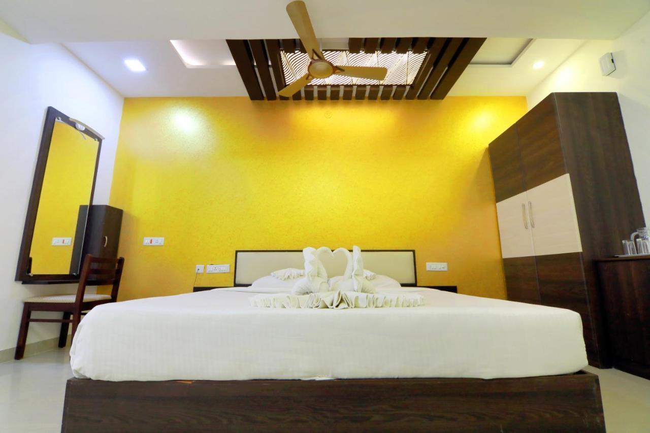 Hotel Ambai Grand Ambasamudram Экстерьер фото