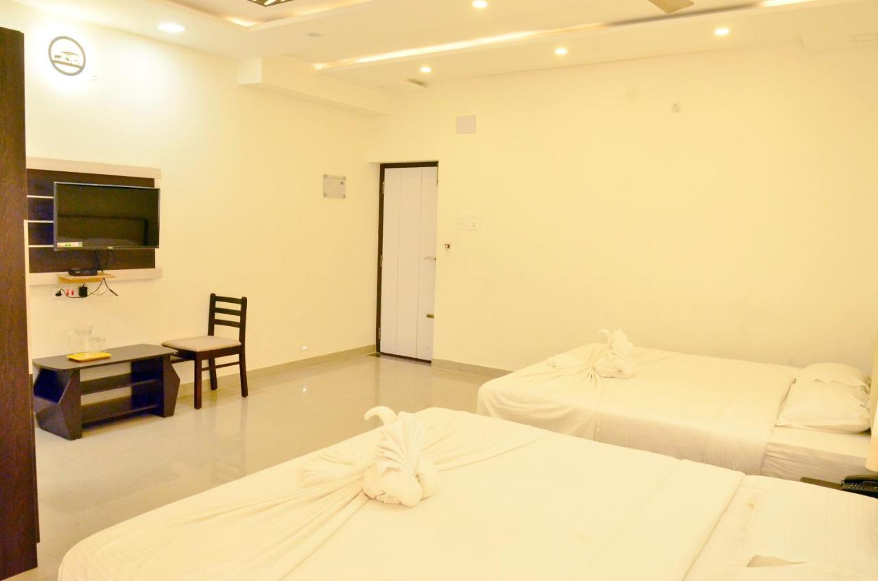 Hotel Ambai Grand Ambasamudram Экстерьер фото